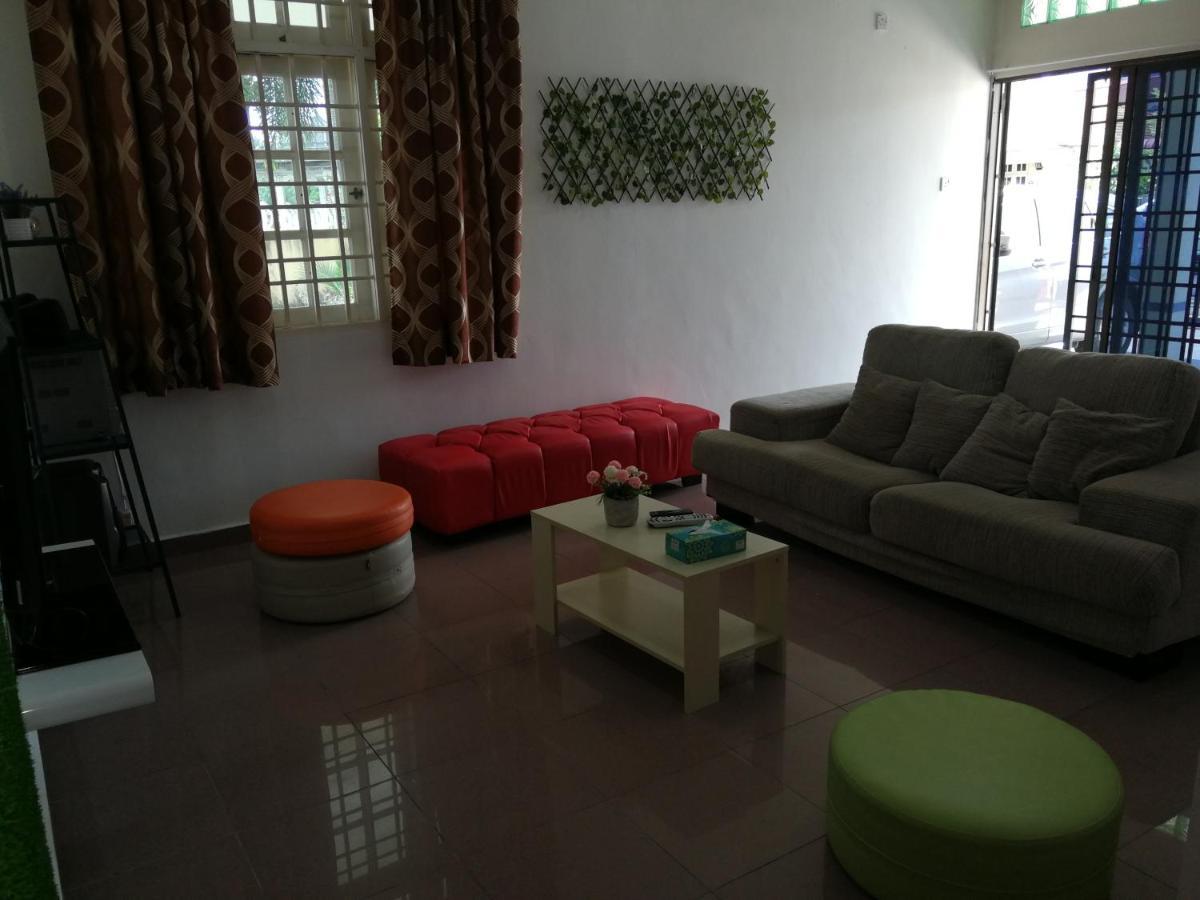 The Garden Vacation Home Lumut Ngoại thất bức ảnh