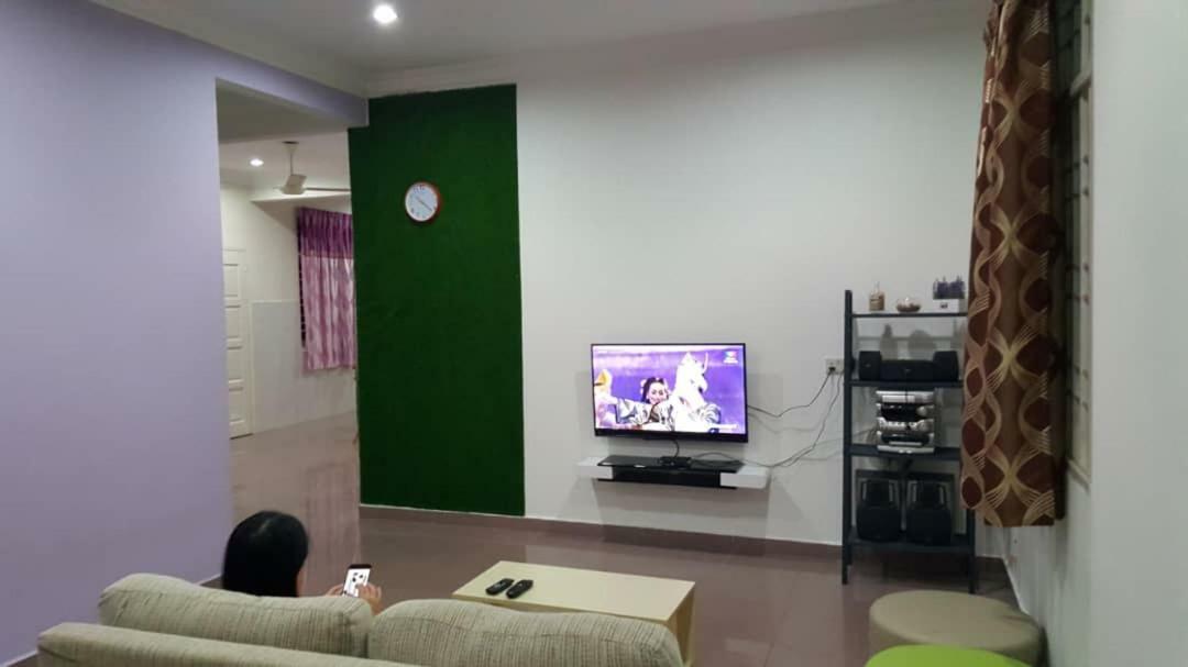 The Garden Vacation Home Lumut Ngoại thất bức ảnh