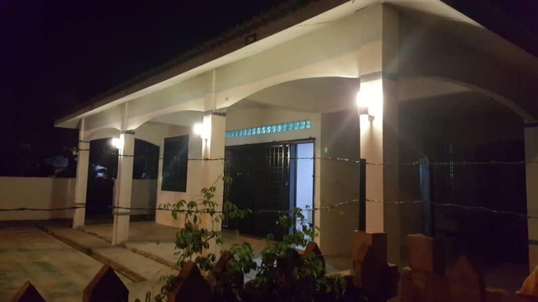 The Garden Vacation Home Lumut Ngoại thất bức ảnh