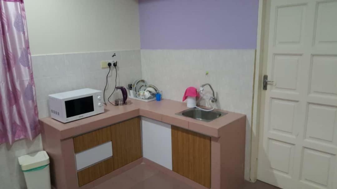 The Garden Vacation Home Lumut Ngoại thất bức ảnh
